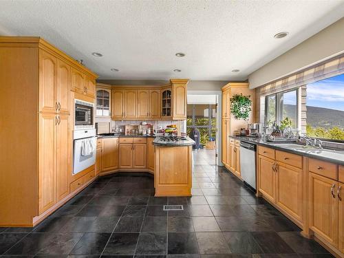 1031 Millstream Road, West Vancouver, BC 