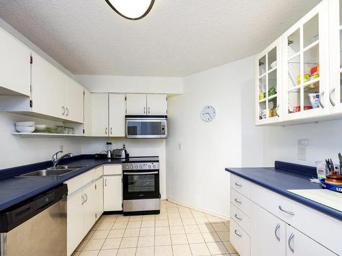 405 2024 Fullerton Avenue, North Vancouver, BC 