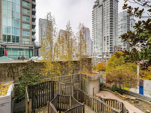 515 833 Homer Street, Vancouver, BC 