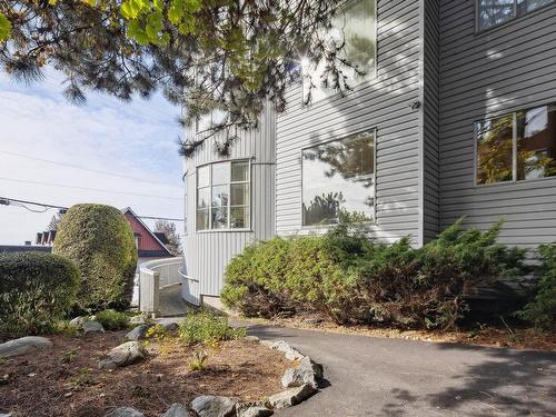 101 2412 Haywood Avenue, West Vancouver, BC 