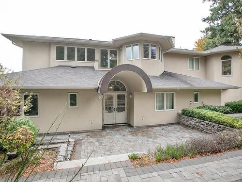 6220 Summit Avenue, West Vancouver, BC 