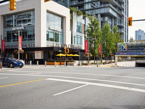 607 6098 Station Street, Burnaby, BC 