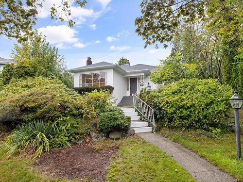 1561 Jefferson Avenue, West Vancouver, BC 