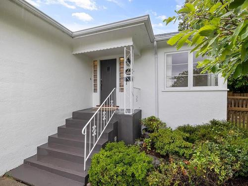 1561 Jefferson Avenue, West Vancouver, BC 