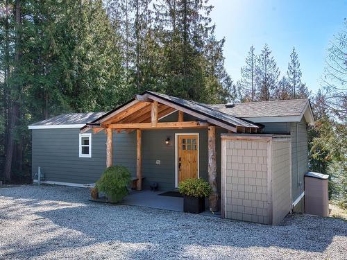 7339 Belle Road, Halfmoon Bay, BC 