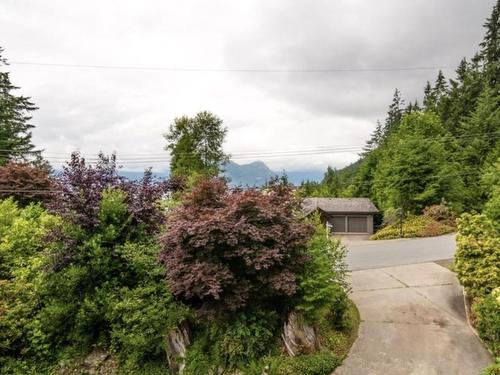 115 Mountain Drive, West Vancouver, BC 