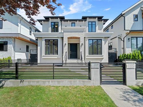 2549 E 16Th Avenue, Vancouver, BC 