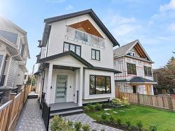 2254 E 11TH AVENUE  Vancouver, BC V5N 1Z6