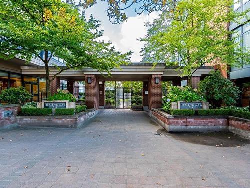 301 588 W 45Th Avenue, Vancouver, BC 