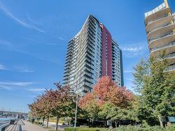 1703-8 Smithe Mews  Vancouver, BC V6B 0A5