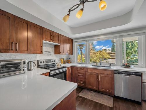 2296 Jefferson Avenue, West Vancouver, BC 