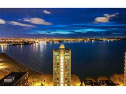 1600-1919 Beach Avenue  Vancouver, BC V6G 1Z2