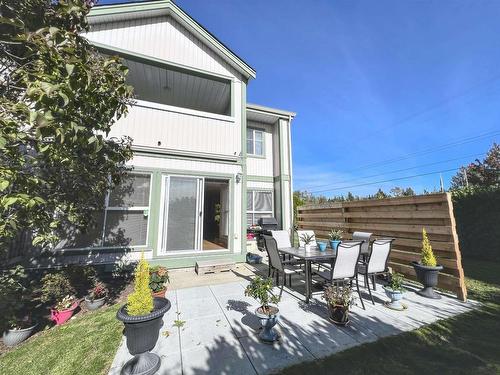 1 735 Park Road, Gibsons, BC 