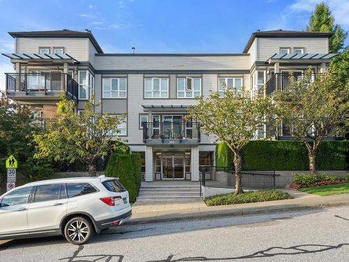 303 106 W Kings Road, North Vancouver, BC 