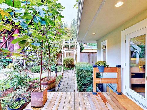 6477 Bruce Street, West Vancouver, BC 