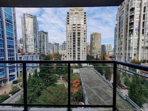 802 1295 Richards Street, Vancouver, BC 