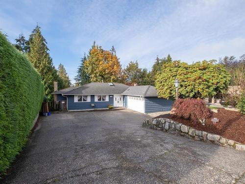 903 Strathaven Drive, North Vancouver, BC 