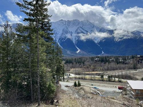 7677 Cerulean Drive, Pemberton, BC 