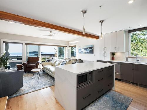 5398 Wakefield Beach Lane, Sechelt, BC 