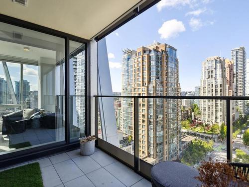 1407 1111 Richards Street, Vancouver, BC 