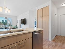 307 1201 W 16TH STREET  North Vancouver, BC V7P 1R5