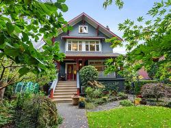 1915 W 13TH AVENUE  Vancouver, BC V6J 2H5