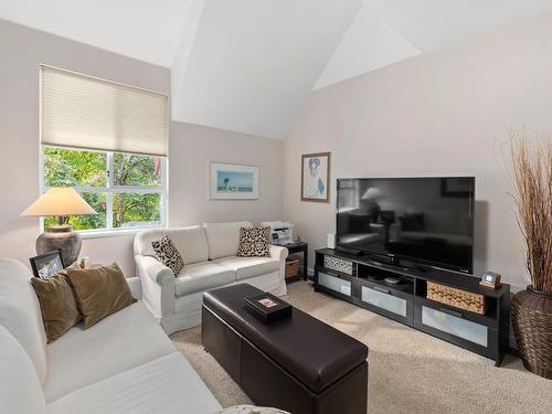 403 678 W Queens Road, North Vancouver, BC 