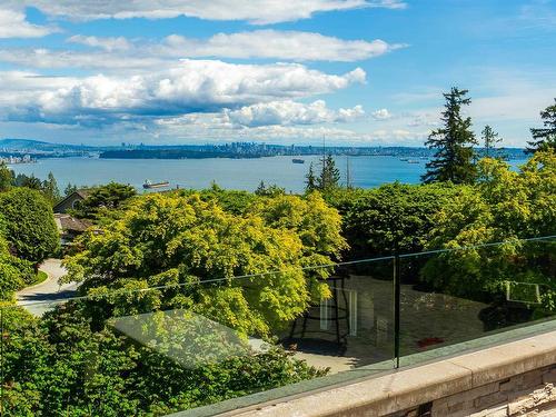 5401 W Vista Court, West Vancouver, BC 