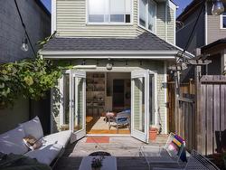 1128 E PENDER STREET  Vancouver, BC V6A 1W5