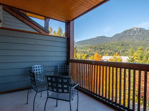 524 2202 Gondola Way, Whistler, BC 