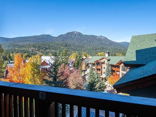 524 2202 Gondola Way, Whistler, BC 