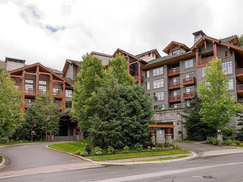 524 2202 Gondola Way, Whistler, BC 