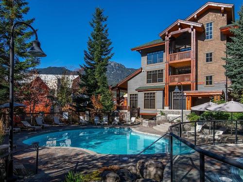 524 2202 Gondola Way, Whistler, BC 