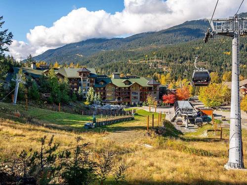 524 2202 Gondola Way, Whistler, BC 