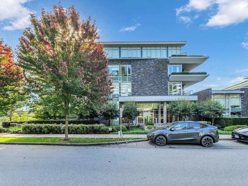 401 866 Arthur Erickson Place, West Vancouver, BC 