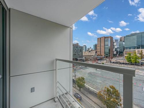 912 161 W Georgia Street, Vancouver, BC 