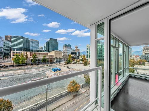 912 161 W Georgia Street, Vancouver, BC 