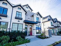 13 237 RIDGEWAY AVENUE  North Vancouver, BC V7L 0H6