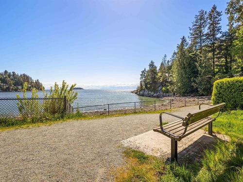 6779 Dufferin Avenue, West Vancouver, BC 