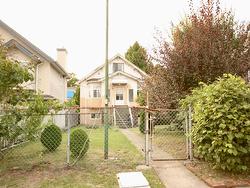 5011 CHATHAM STREET  Vancouver, BC V5R 3Z2