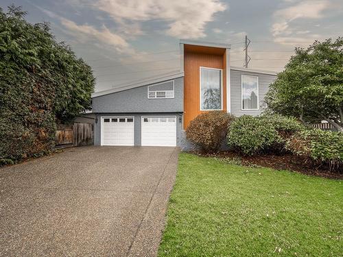 482 Shannon Way, Delta, BC 