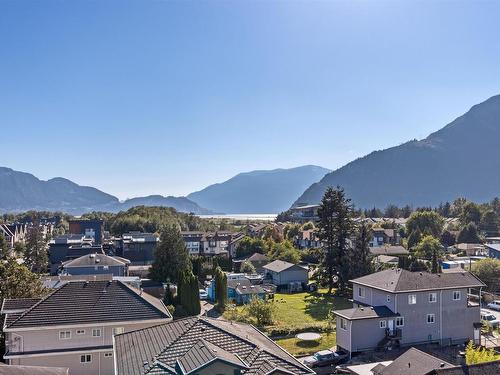 405 38013 Third Avenue, Squamish, BC 