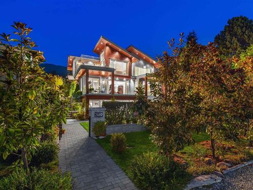 2449 Kings Avenue, West Vancouver, BC 