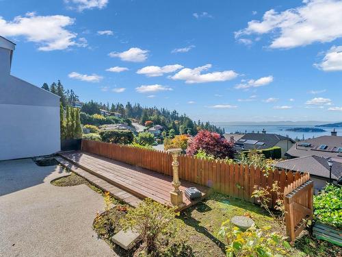 5446 Meadfeild Lane, West Vancouver, BC 