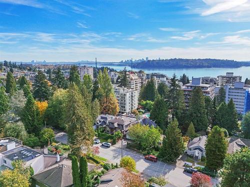 1472 Fulton Avenue, West Vancouver, BC 