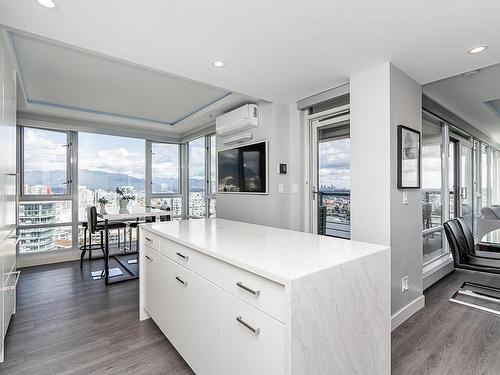 3902 1033 Marinaside Crescent, Vancouver, BC 