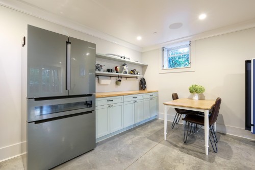 4291 9Th Avenue W, Vancouver, BC 