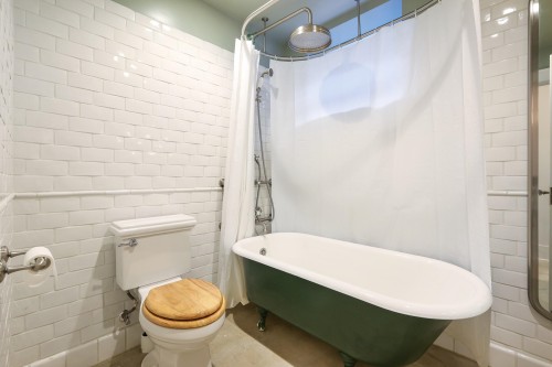 4291 9Th Avenue W, Vancouver, BC 