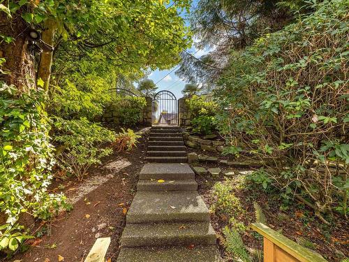 1555 Haywood Avenue, West Vancouver, BC 