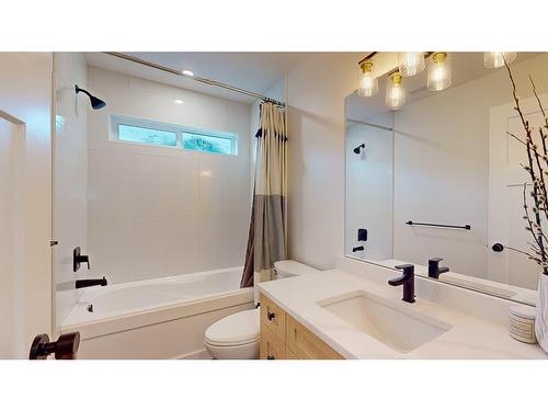 5629 Kingbird Crescent, Sechelt, BC 